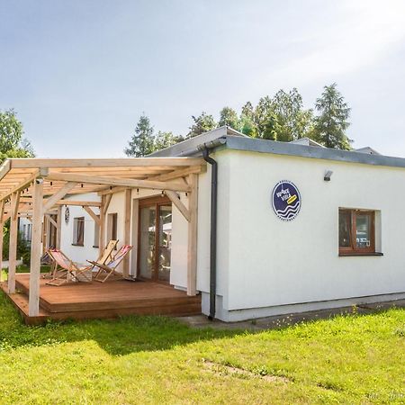Wake Villa Brwinow Экстерьер фото