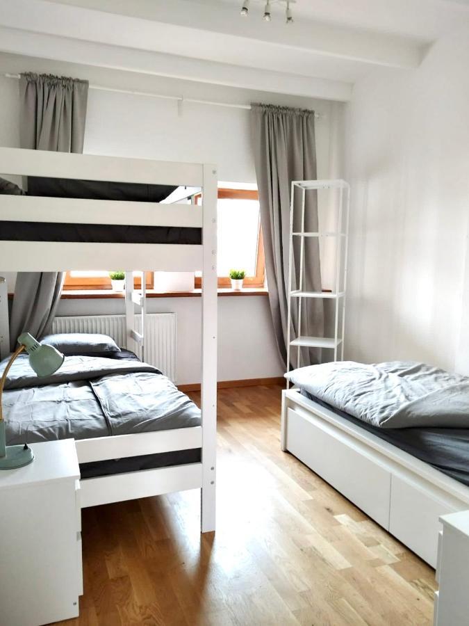 Wake Villa Brwinow Экстерьер фото