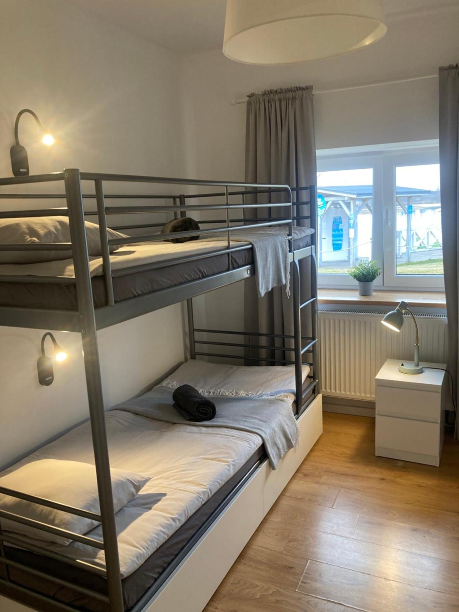Wake Villa Brwinow Экстерьер фото